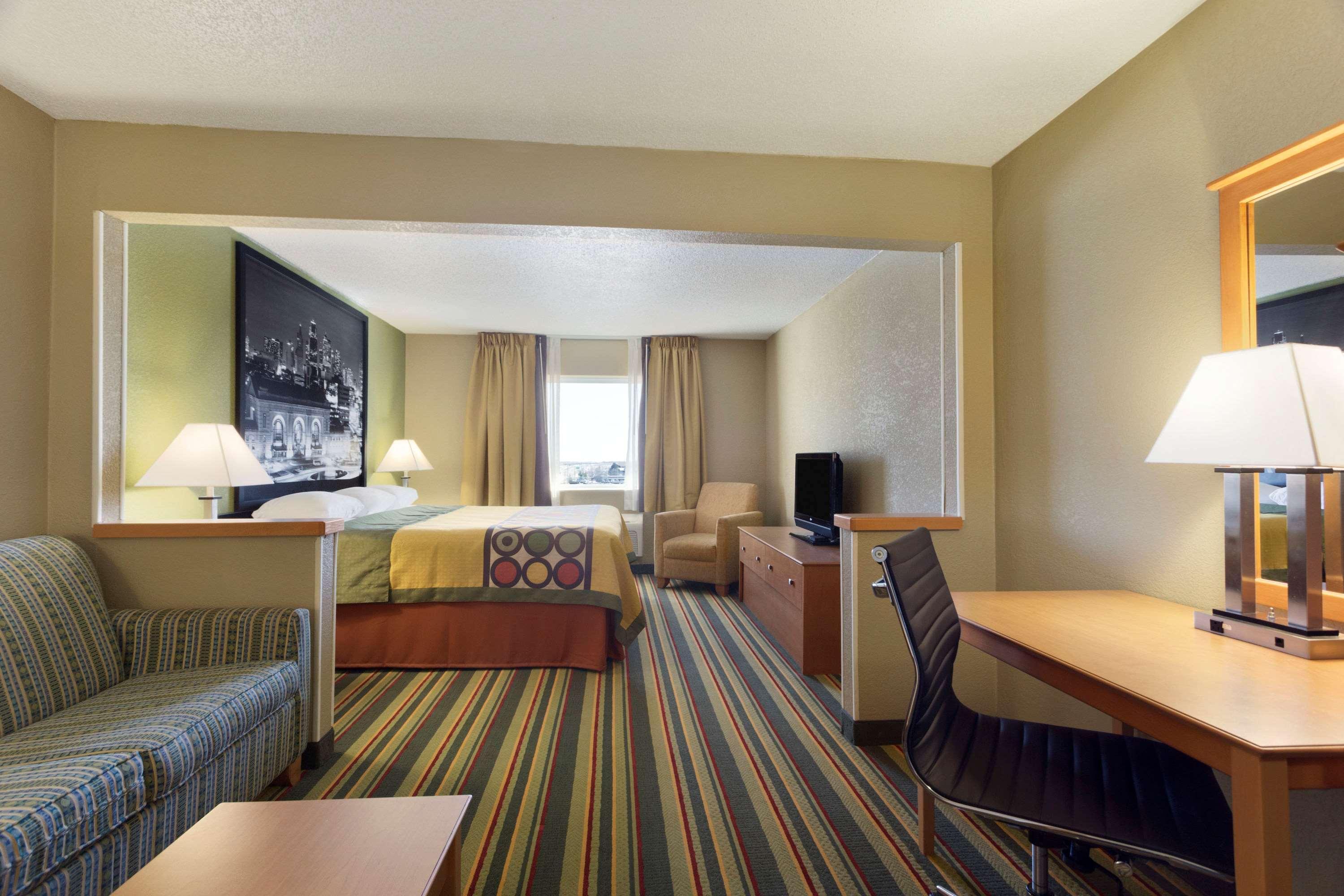 Super 8 By Wyndham Lees Summit Motel Lee's Summit Eksteriør billede