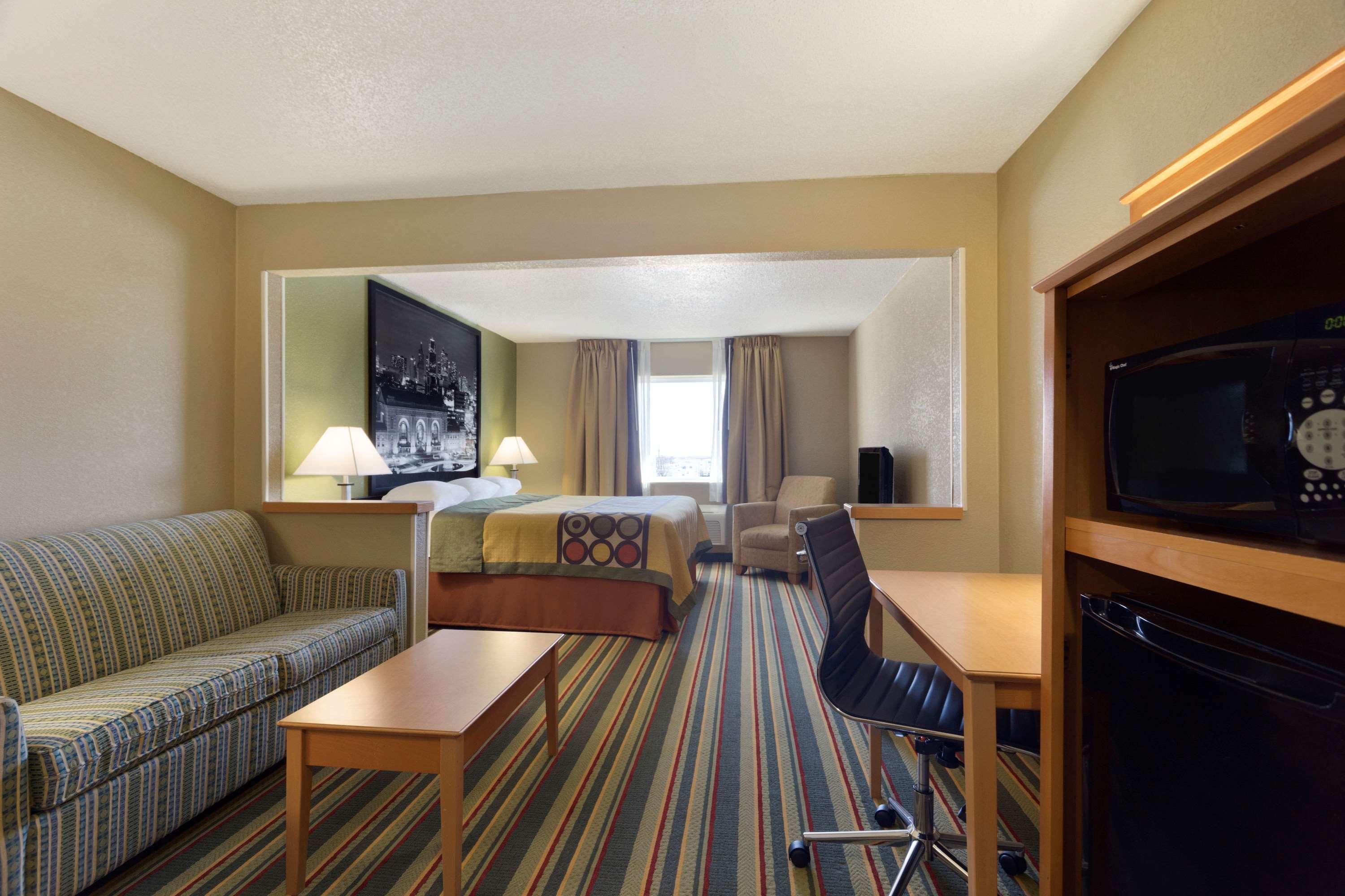 Super 8 By Wyndham Lees Summit Motel Lee's Summit Eksteriør billede